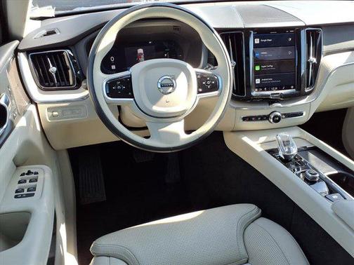 2022 Volvo XC60 Recharge Plug-In Hybrid T8 Inscription
