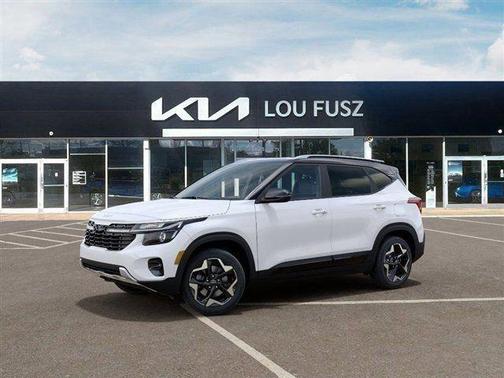 Clear White/Black Roof 2026 Kia Seltos S