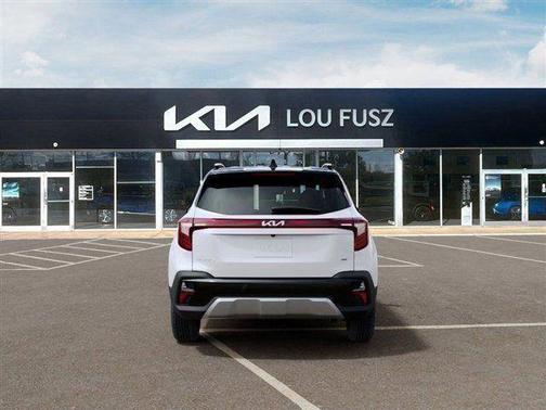 Clear White/Black Roof 2026 Kia Seltos S