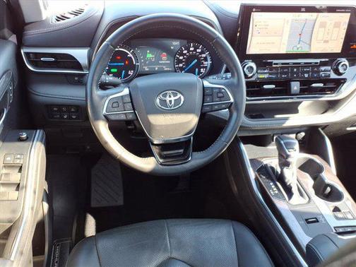 2020 Toyota Highlander Hybrid Platinum