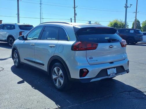 Silky Silver 2021 Kia Niro LX