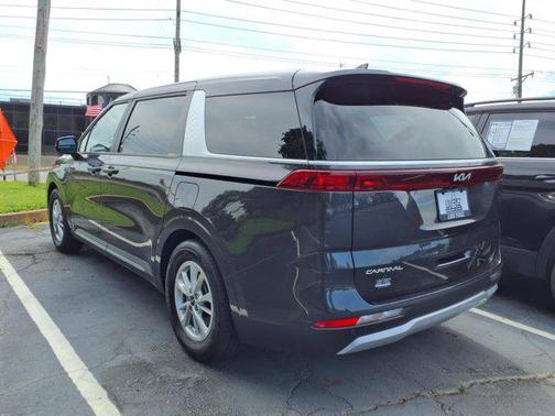 2024 Kia Carnival LX