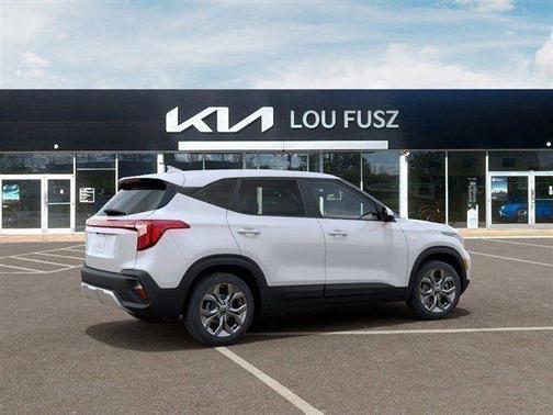 Snow White Pearl 2026 Kia Seltos LX