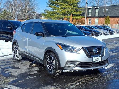 2020 Nissan Kicks SR