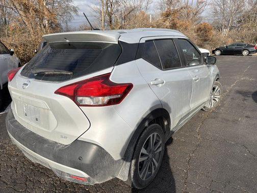 2020 Nissan Kicks SR