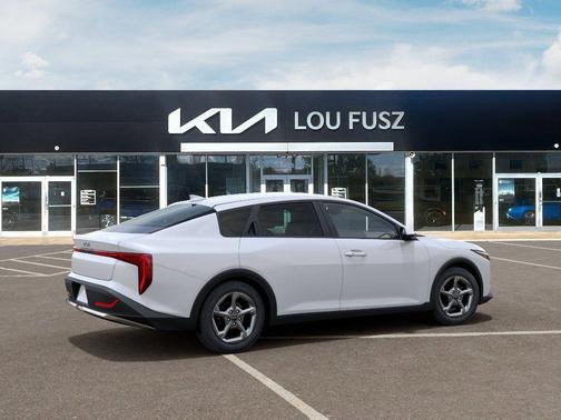 Snow White Pearl 2026 Kia K4 LXS