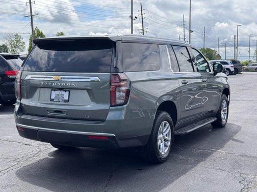 2023 Chevrolet Suburban LT