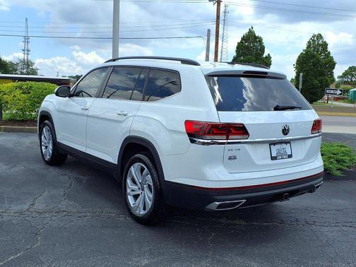 Pure White 2021 Volkswagen Atlas 3.6L SE w/Technology