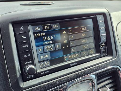 2016 Chrysler Town & Country Touring