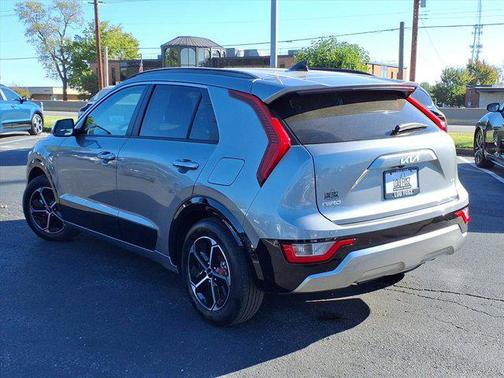 2023 Kia Niro SX