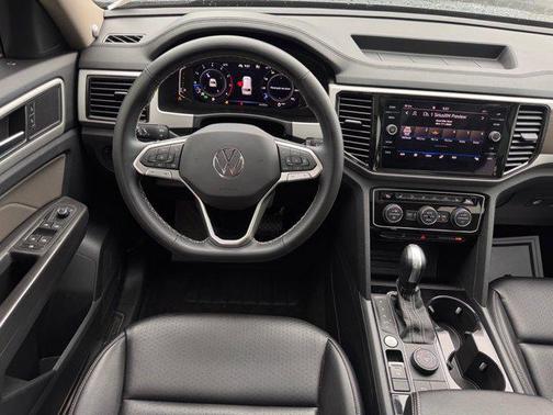 2022 Volkswagen Atlas 2.0T SE w/Technology 4MOTION