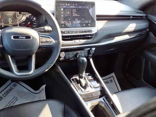 Redline Pearlcoat 2023 Jeep Compass Latitude