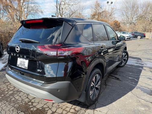 2022 Nissan Rogue SV