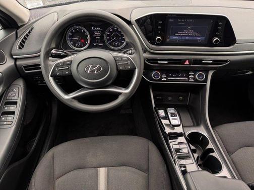 2022 Hyundai SONATA SEL