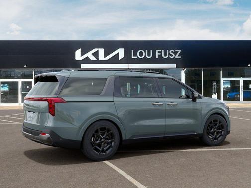 Iceberg Green 2027 Kia Carnival SX