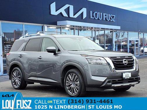 2024 Nissan Pathfinder SL