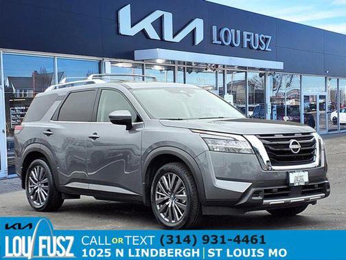 2024 Nissan Pathfinder SL