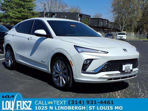 White Frost Tricoat 2024 Buick Envista Avenir FWD