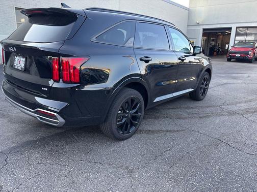 Ebony Black 2023 Kia Sorento SX