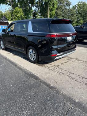 Aurora Black Pearl 2024 Kia Carnival LX