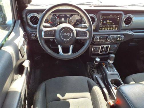 2023 Jeep Gladiator Overland