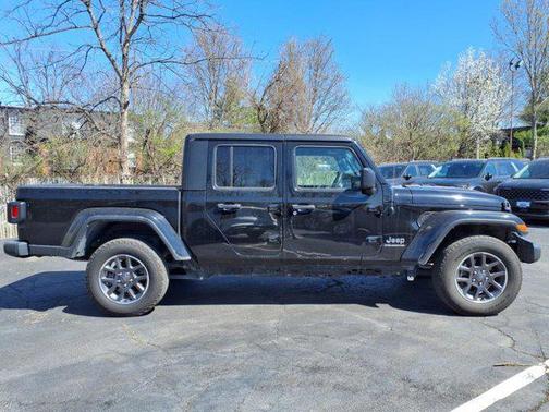 2023 Jeep Gladiator Overland