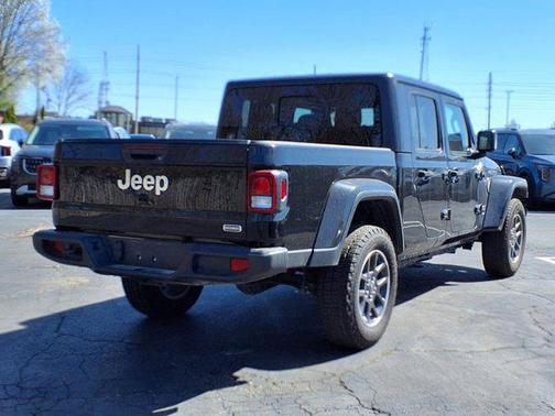 2023 Jeep Gladiator Overland