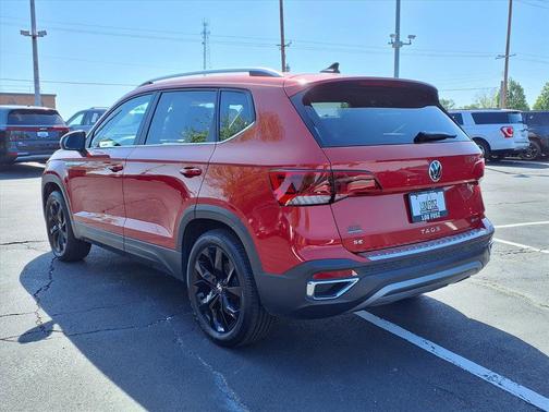 Kings Red Metallic 2023 Volkswagen Taos 1.5T SE
