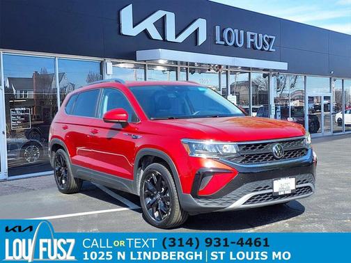 Kings Red Metallic 2023 Volkswagen Taos 1.5T SE