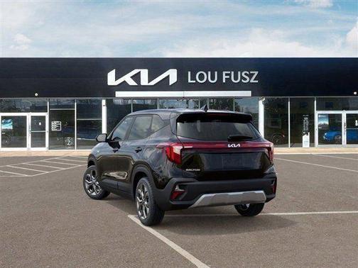 Fusion Black 2026 Kia Seltos LX