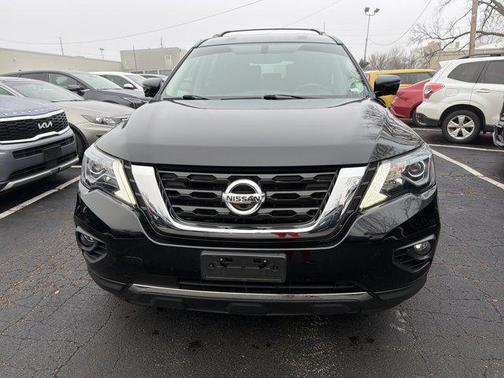 2020 Nissan Pathfinder SL