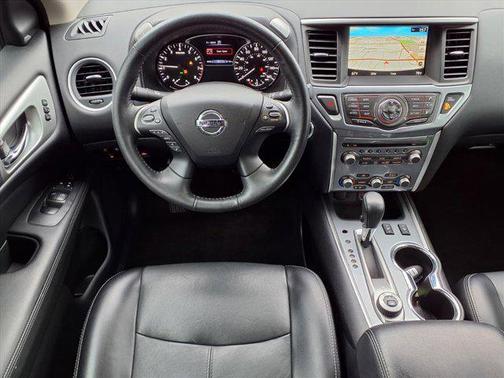 2020 Nissan Pathfinder SL