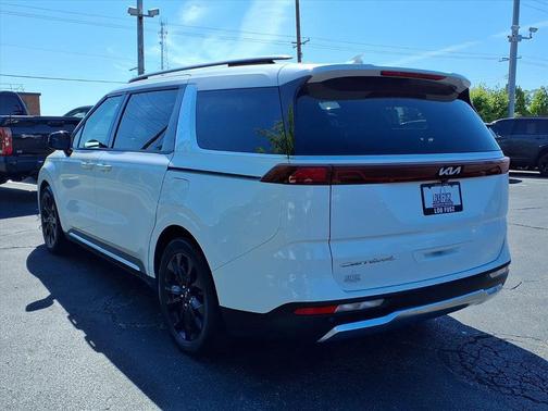 Snow White Pearl 2022 Kia Carnival SX Prestige