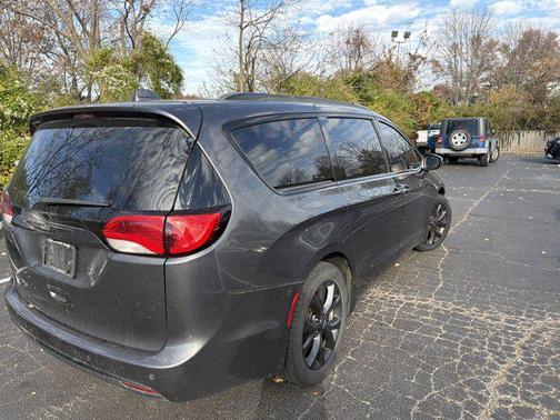 2018 Chrysler Pacifica Touring-L Plus