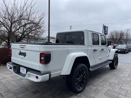 Bright White Clearcoat 2021 Jeep Gladiator Overland
