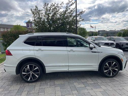 Opal White Pearl Effect 2024 Volkswagen Tiguan 2.0T SEL R-Line
