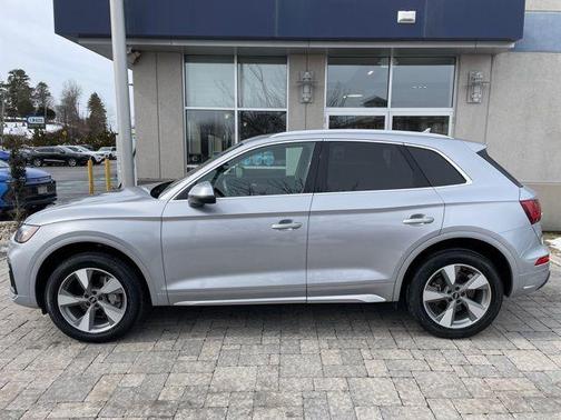 2023 Audi Q5 40 Premium Plus