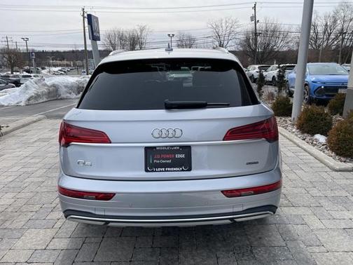 2023 Audi Q5 40 Premium Plus