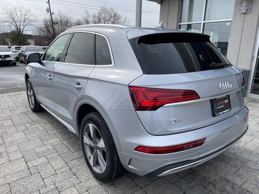 2023 Audi Q5 40 Premium Plus