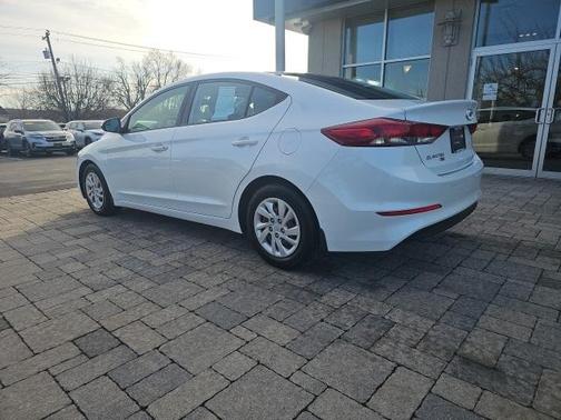 2018 Hyundai ELANTRA SE