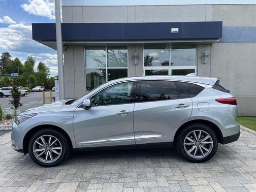 Lunar Silver Metallic 2023 Acura RDX Technology Package