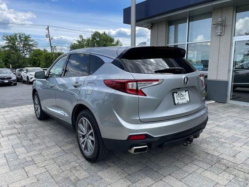 Lunar Silver Metallic 2023 Acura RDX Technology Package