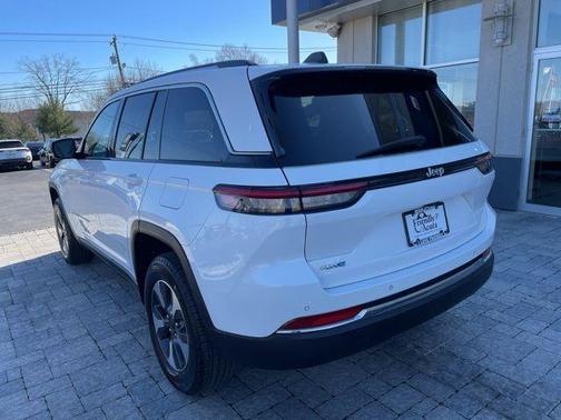 2023 Jeep Grand Cherokee 4xe Base