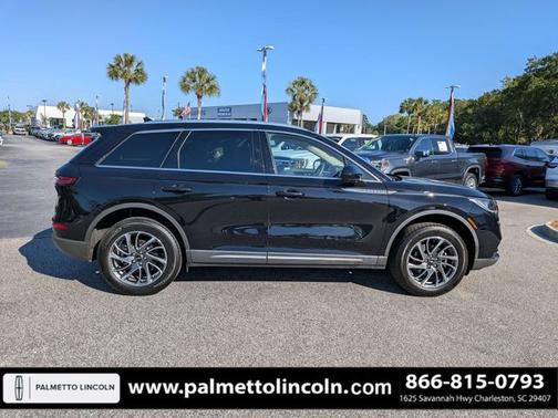 INFINITE BLACK MET CC 2022 Lincoln Corsair STANDARD