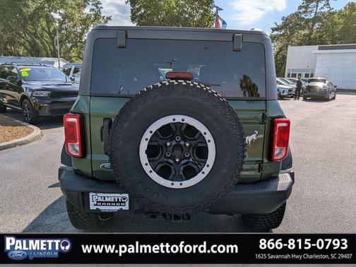 ERUPTION GREEN METALLIC 2023 Ford Bronco BLACK DIAMOND
