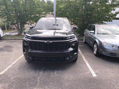 Black Metallic 2024 Chevrolet Traverse RS