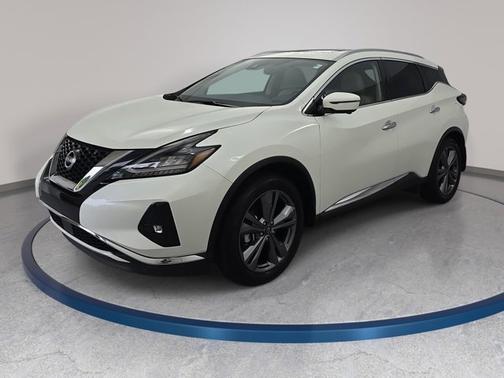 White 2023 Nissan Murano Platinum