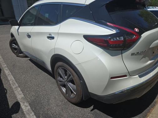 White 2023 Nissan Murano Platinum