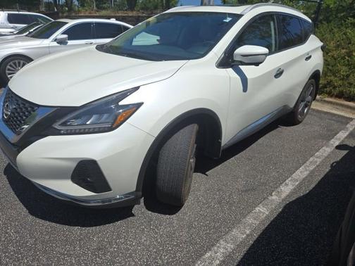 White 2023 Nissan Murano Platinum