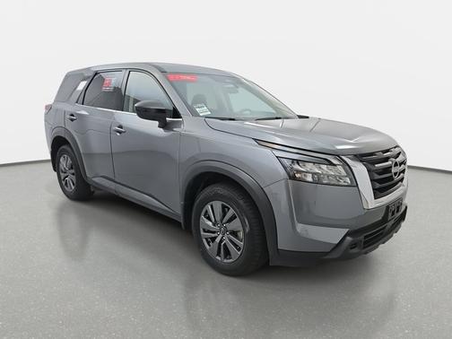 2024 Nissan Pathfinder S